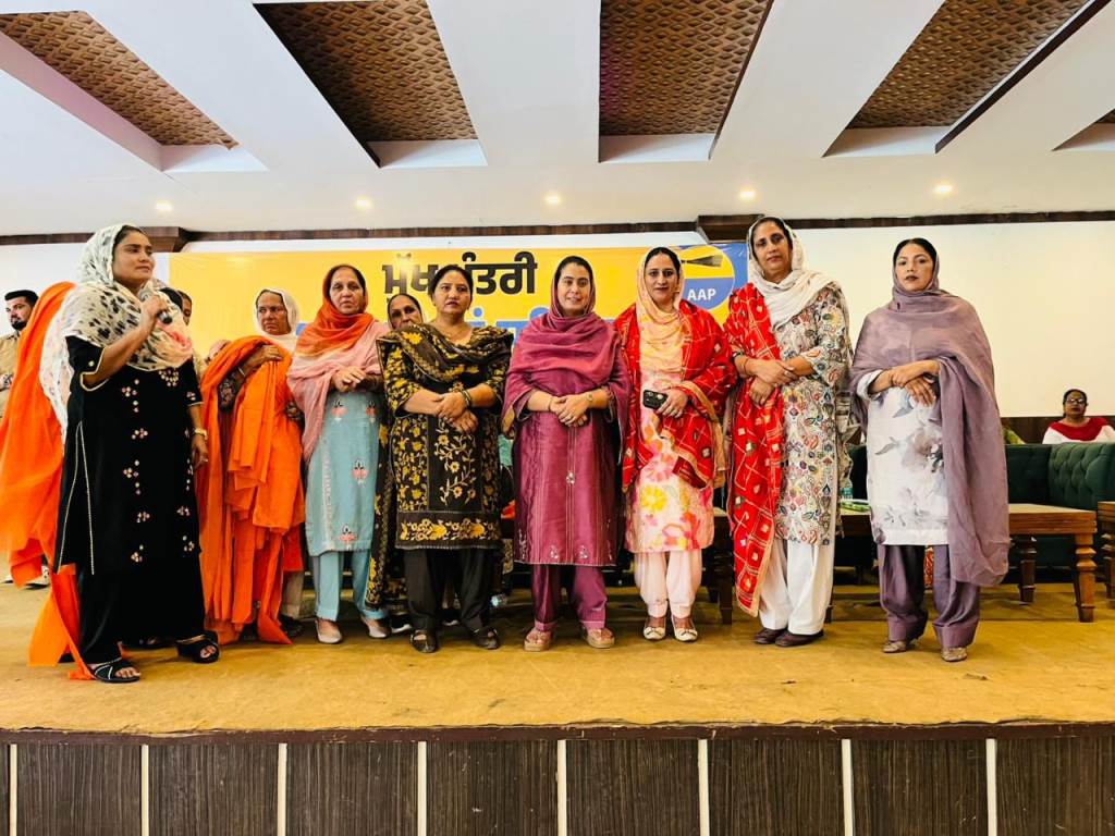 MLA Narinder Kaur Bharaj honours Sakhiyas of MotherDaughter Respect Scheme